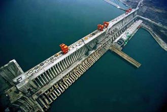计划投资131亿元进行三峡工程建设(歷史上的今天.中国)